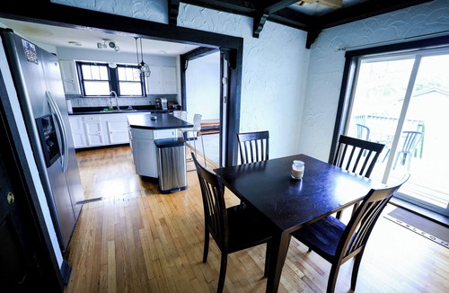 St. Louis House | 2 Bedroom in South City St. Louis with spacious kitchen and private parking.