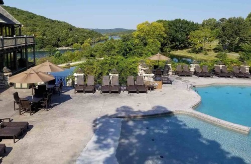 Big Cedars Resort | 2 Bedroom Lodge - Lockoff