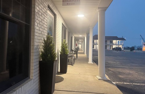 Cheboygan Apartment | 2-bedroom suites at Continental Inn Downtown Cheboygan