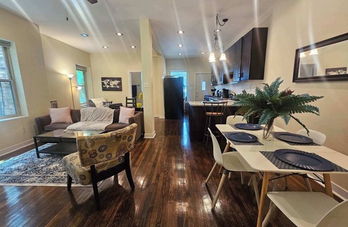 Sheridan Park Apartment | 2 Bedroom Unit in Uptown Chicago