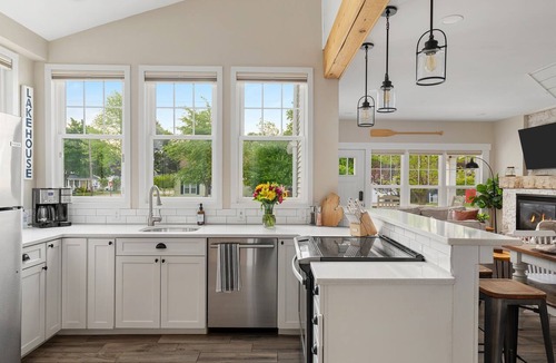 South Haven House | 2 Blocks to Beach | Block to Kids Park | Fire Pit | Coffee Bar