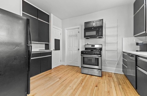 Dearborn House | 2 BR | Fully Equipped Home in Dearborn