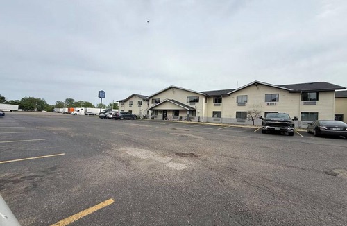 Coldwater Apartment | 2 Full Beds | Non-Smoking