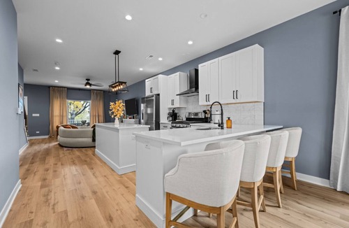 Geneva House | 2 Luxury Townhomes side by side. Walk to Downtown Geneva. Sleep 14!