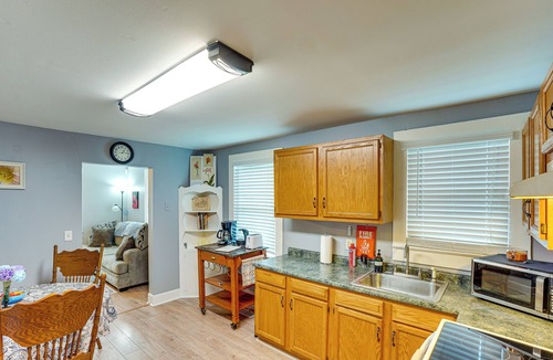 Paducah House | 2 Mi to Dtwn Paducah! Family Getaway w/Yard