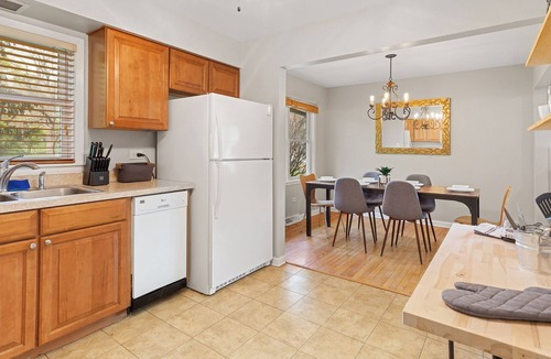 Naperville House | 2 Mi to I-88 & Hospital! Extended Naperville Stay