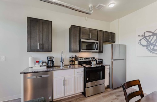 New Center Detroit Apartment | 2BR Premium Retreat Near Henry Ford