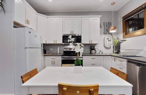 Southmoreland Apartment | 3 Bd In The Heart of KC! 09