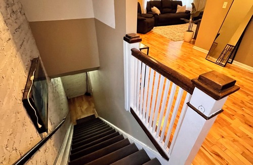 Roseland Apartment | 3-bedroom apartment in adorable Chicago with AC for your stay