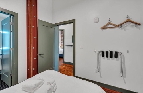 French Quarter Bed & Breakfast | 3 Bedroom Apartment, French Quarter, Pool, Near Superdome & Bourbon St