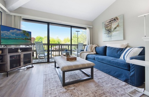 Fontana Condo | 3-bedroom condo in Abbey Springs, Fontana with Golf Cart