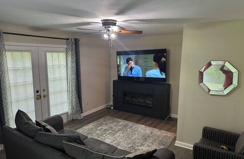 Toledo House | 3-bedroom house in delightful Toledo with cool AC and comfort great Location