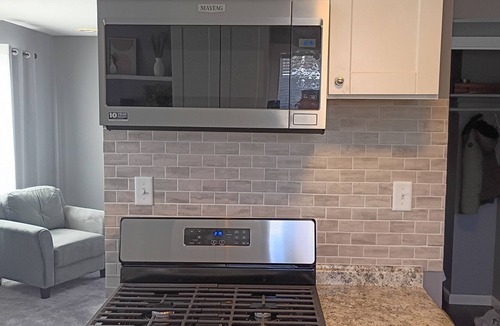 Inkster House | 3-bedroom house in perfect Inkster with cool AC breeze