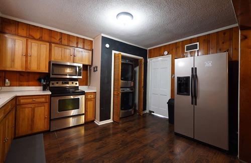 Whitehaven House | 3-bedroom house with game room near Graceland and the Airport!