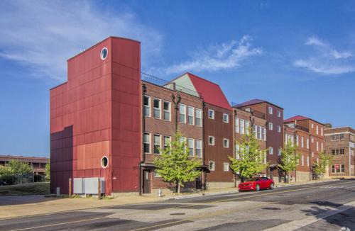 Downtown Memphis Villa | 3 blocks to Beale, 4B 6B, Garage, Roof Top Deck, Hot Tub, View, Sleeps 18