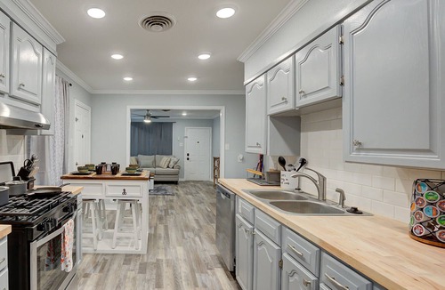 Springlake House | 3 BR/3BA- 2 King size BR and 1 double bed, suite style BR. Double BR = 2 beds.