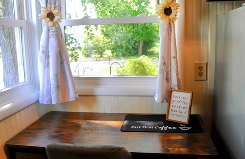 Bourbon House | 3-BR + Firepit, Coffee Bar & Grill
