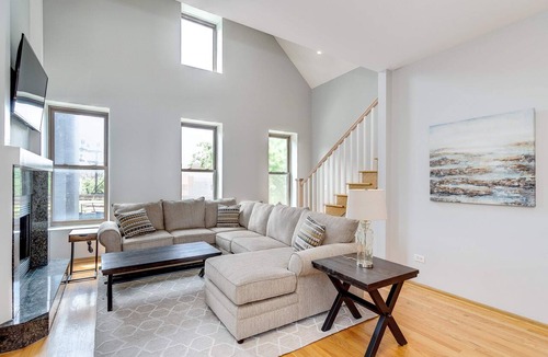 Pulaski Park Apartment | 3 Flat Building Downtown - With Private Patios