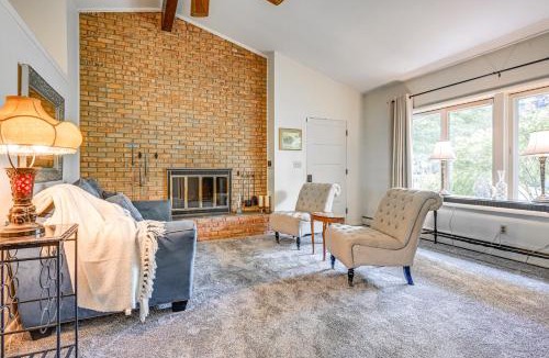 Lansing House | 3 Mi to Michigan State: Duplex w/Patio in Lansing