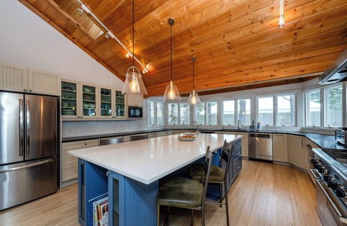 Harbert House | (3 Nt Summer Min!) Gorgeous Harbert Home Close To Beach!