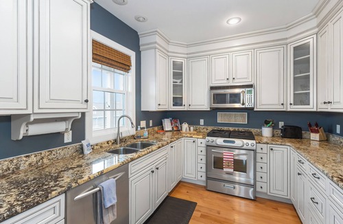 New Buffalo House | 3 Story Downtown New Buffalo Retreat