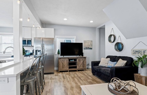 Grand Haven House | 312 Chicago North | Stylish Downtown Grand Haven Retreat