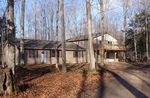 Beulah House | 4 Bedroom/2 Bath Home with Hot Tub & 20 Acres of Woods