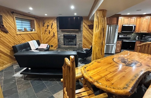 Friendship House | 4-bedroom house in perfect Friendship with AC