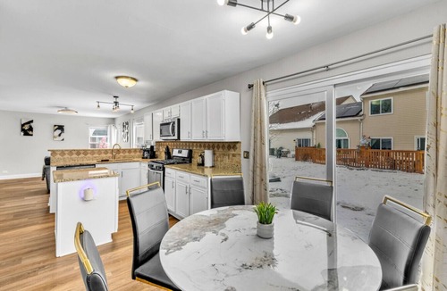 Lake in the Hills House | 4BR Home Ideal for Insurance & Work Stays 2.5 Bath