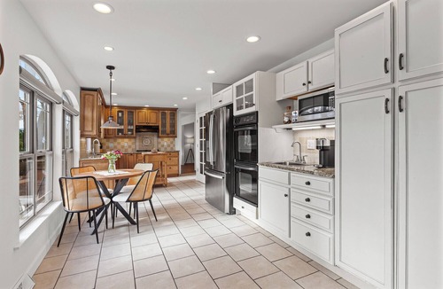 Naperville House | 4BR Tudor Wooded Lot 10 Min to Downtown