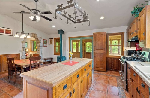 Ellison Bay Cabin | 5 Acres in Ellison Bay! The Goddess Door Family Home
