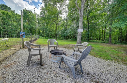 Lindseyville Apartment | 50-Acre 'Pioneers Paradise' 8 Mi to Mammoth Cave!