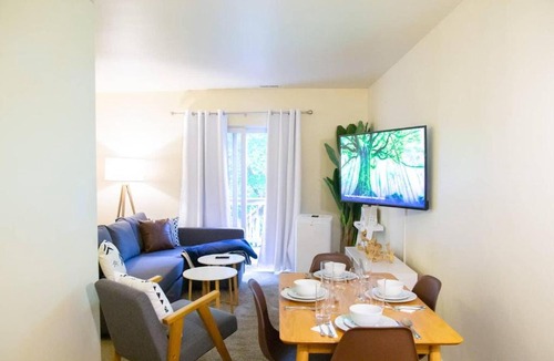 Arborview Neighborhood House | 5BR/2.5BA Entire Duplex, Easy Walk to Downtown A2