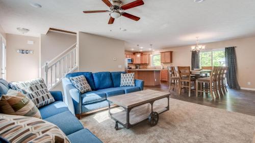South Haven House | 6 Bedroom w/Swimming Pool, Fire Pit & Home Theater - Walk to Beach