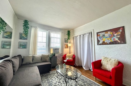 St. Louis Apartment | 6653 1S | Beautiful Unit Near Forest Park