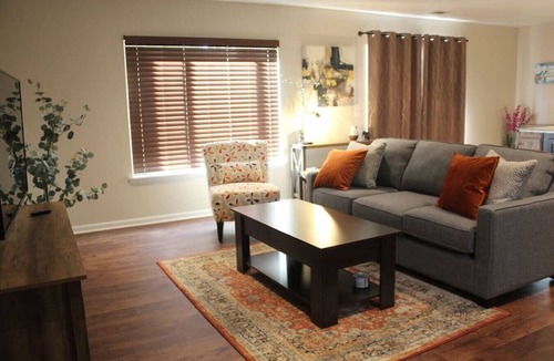 Kalamazoo Apartment | 729 Keenway B · water view apartment in Kalamazoo