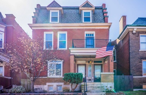 Tower Grove South House | 7BR Luxury Living 1st Floor Primary ABODEbucks