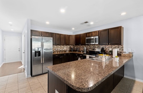 Lexington House | A Cozy & Quiet 3/2 near Downtown Lexington 15 minutes from horse parks!