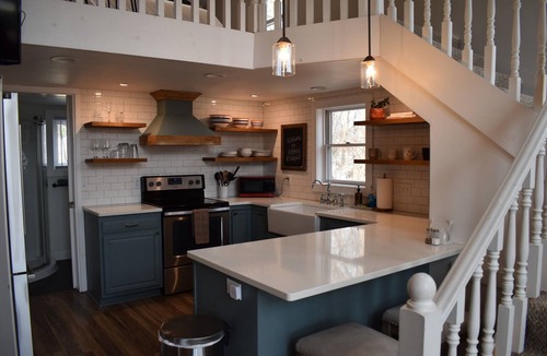 Johnson Creek Cottage | A-Frame Escape: Riverfront, Fire Pit, Kayaks!