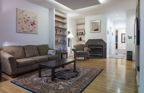 Old Town Triangle House | A home away from home!