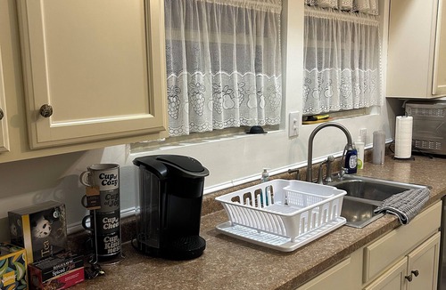 Bedford House | Accessible historic 3-bedroom, 2-bathroom bungalow with AC, WiFi in Southern IN