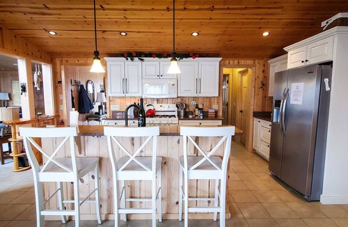 Cheboygan House | Acorn Landing: Sun-Soaked Lake Days & Cozy Nights at Acorn Landing