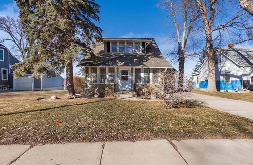 Osakis House | Adorable lake front cottage in charming Osakis