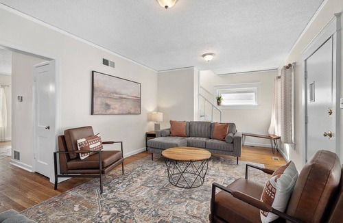 Rosedale House | Adorable Westwood house newly updated, great central location! World Cup ready!