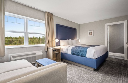 Traverse City Hotel | Alexandra Inn