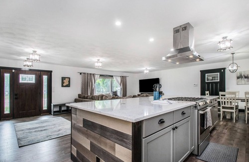 Northeast South Bend House | Anam Cara by Golden Home Rentals