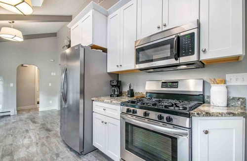 Bristol Cottage | Arrowhead Riverfront! Beautiful, Peaceful, Private