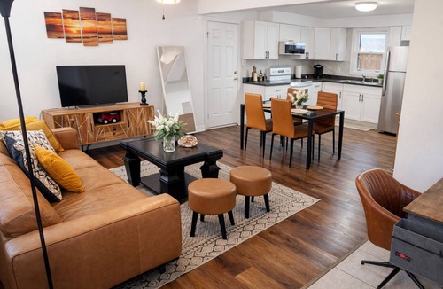 Wheeler House | Balcony/Patio/Fenced Yard/Attached Garage/near Beach, Park/close to Chicago