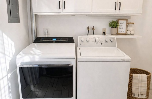 Wheeler House | Balcony/Patio/Fenced Yard/Attached Garage/near Beach, Park/close to Chicago