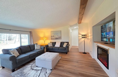 Barryton Cabin | Barryton Lost Lake Hot Tub Dog Friendly